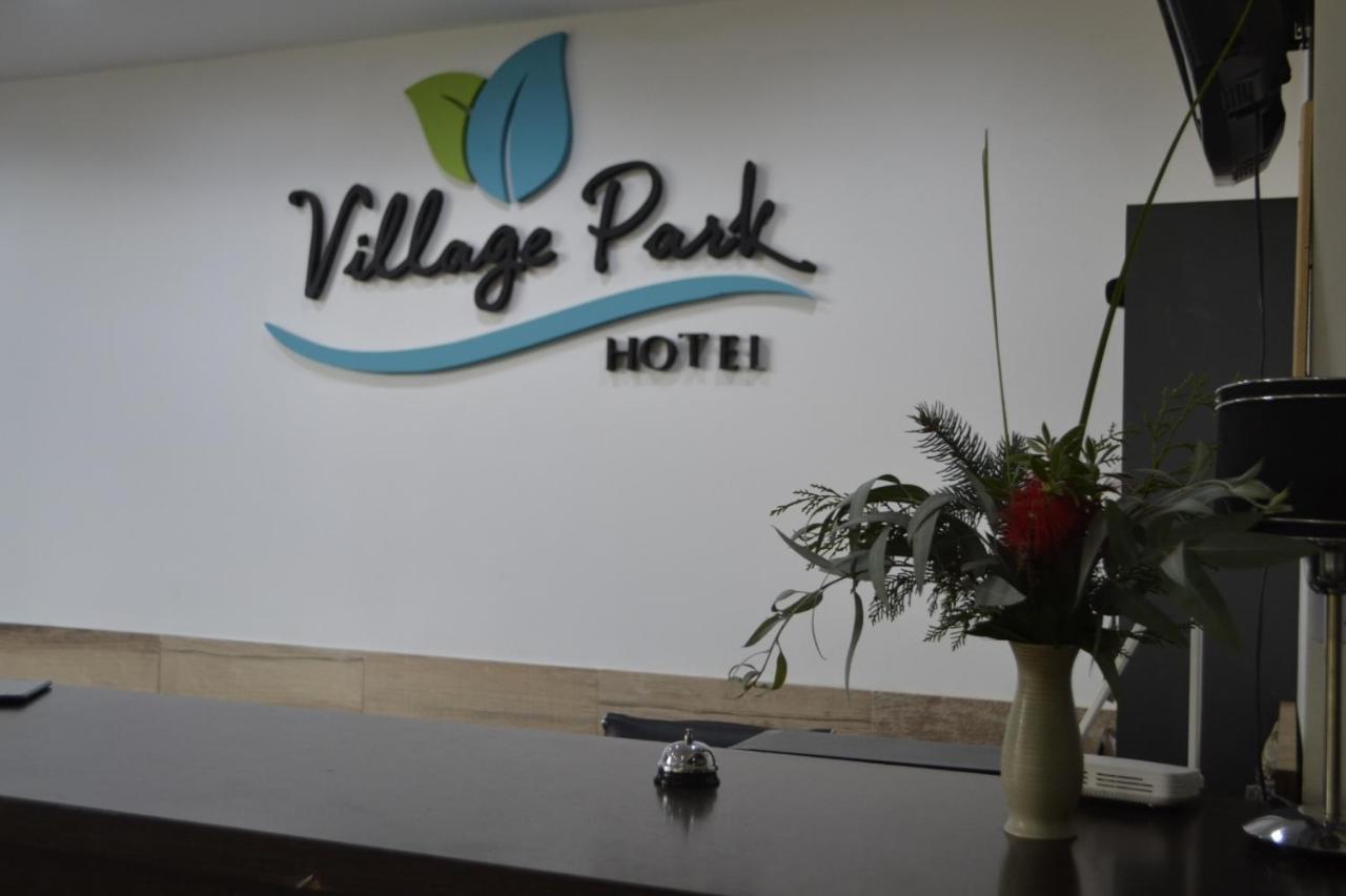 Village Park 坦迪尔 外观 照片
